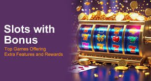 မိုဘိုင်းဖုန်းပေါ်တွင် 42C Slot APP ဖွင့်ကာ ကစားသမားသည် Online Slot ဂိမ်းကစားနေသောမြင်ကွင်း